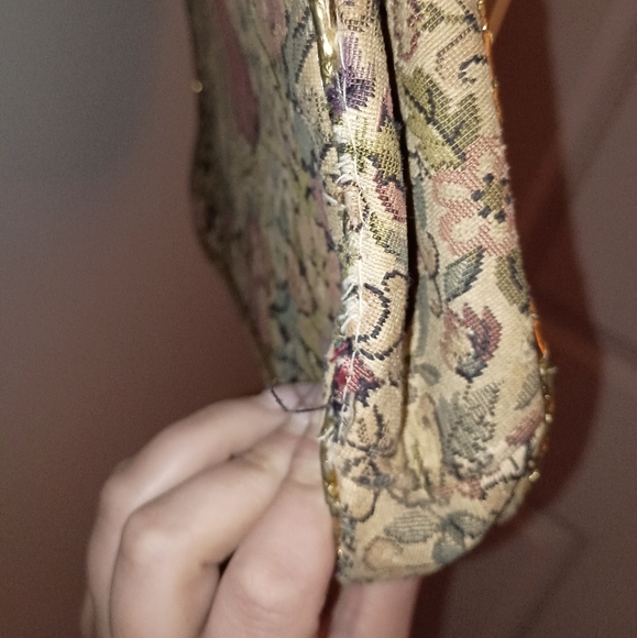 Antique Floral Tapestry Handbag - Picture 4 of 5
